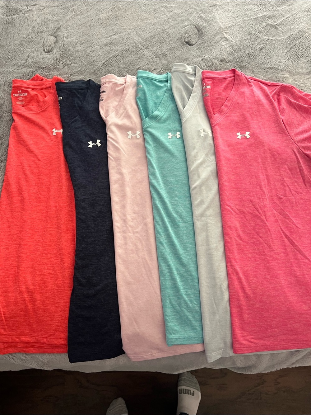 Under Armour Women’s V-Necks Performance Tees